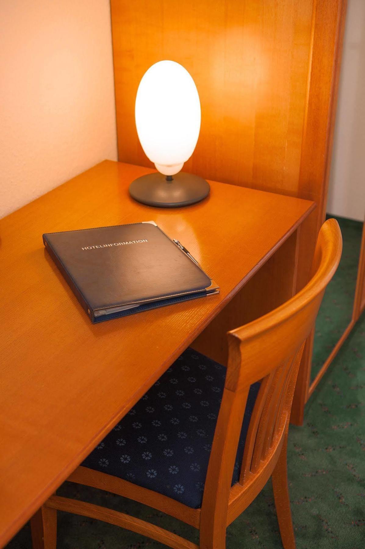 Hotel Zum Deutschen Eck Meerbusch Zewnętrze zdjęcie