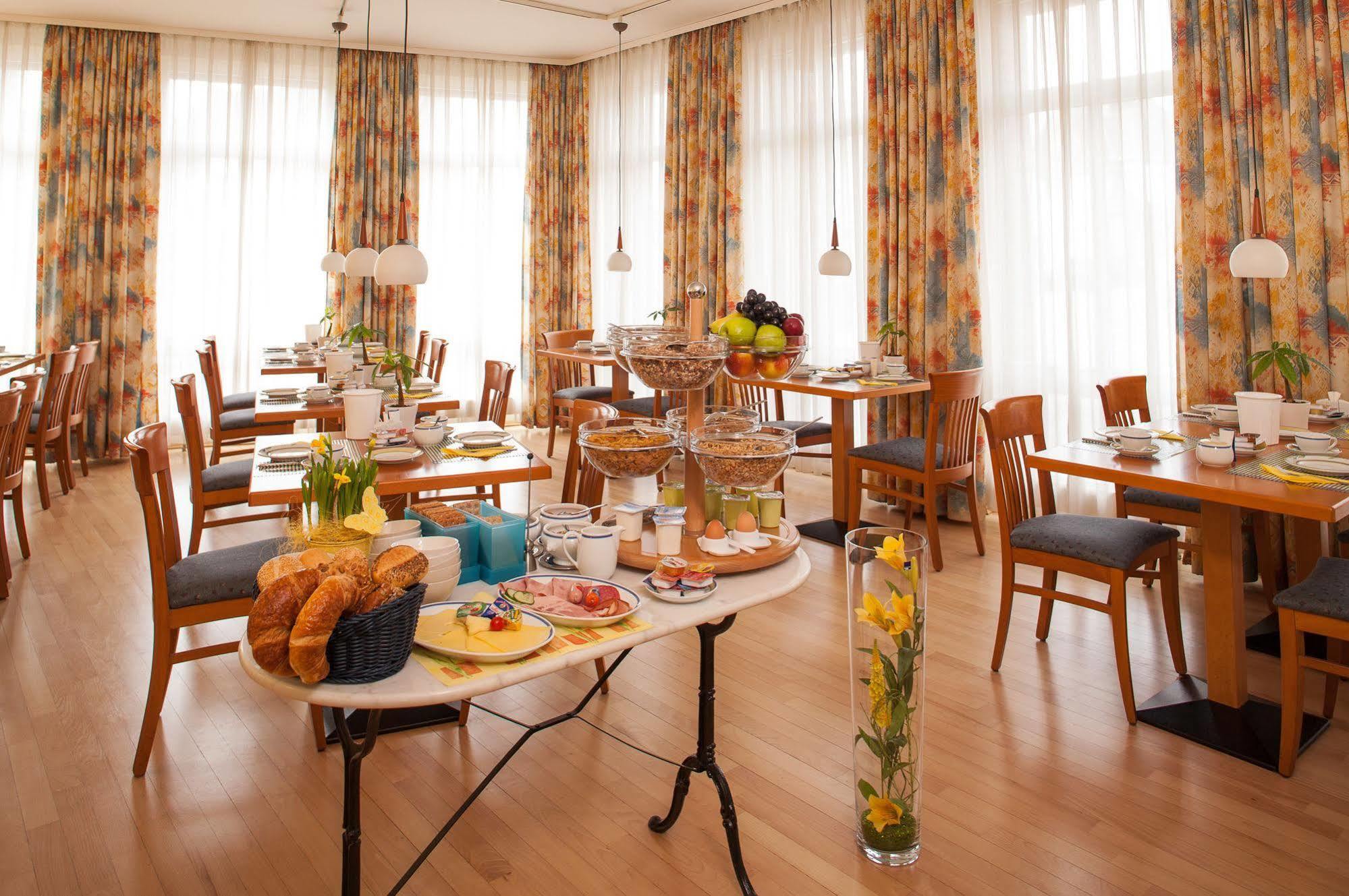 Hotel Zum Deutschen Eck Meerbusch Zewnętrze zdjęcie