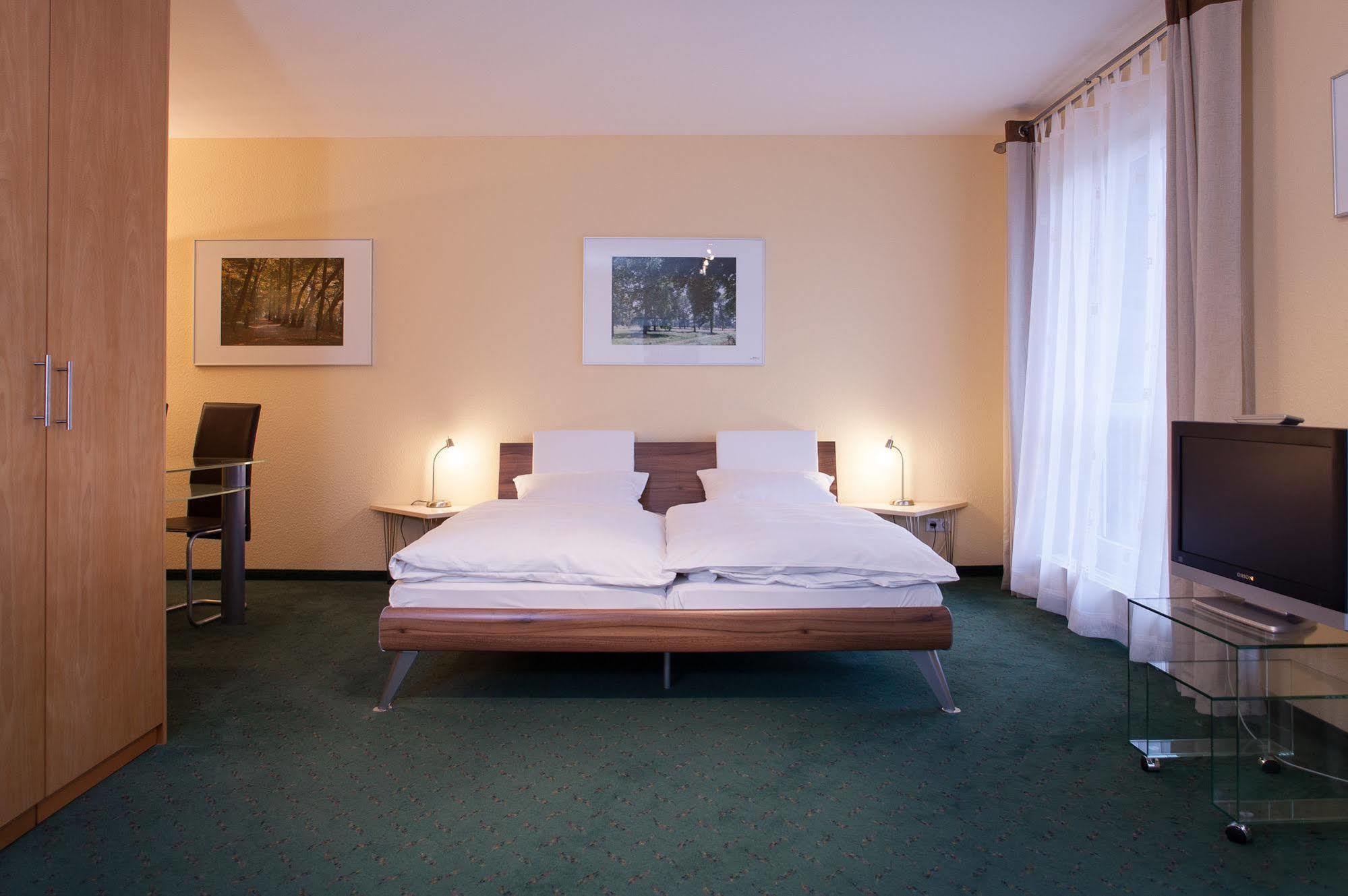 Hotel Zum Deutschen Eck Meerbusch Zewnętrze zdjęcie