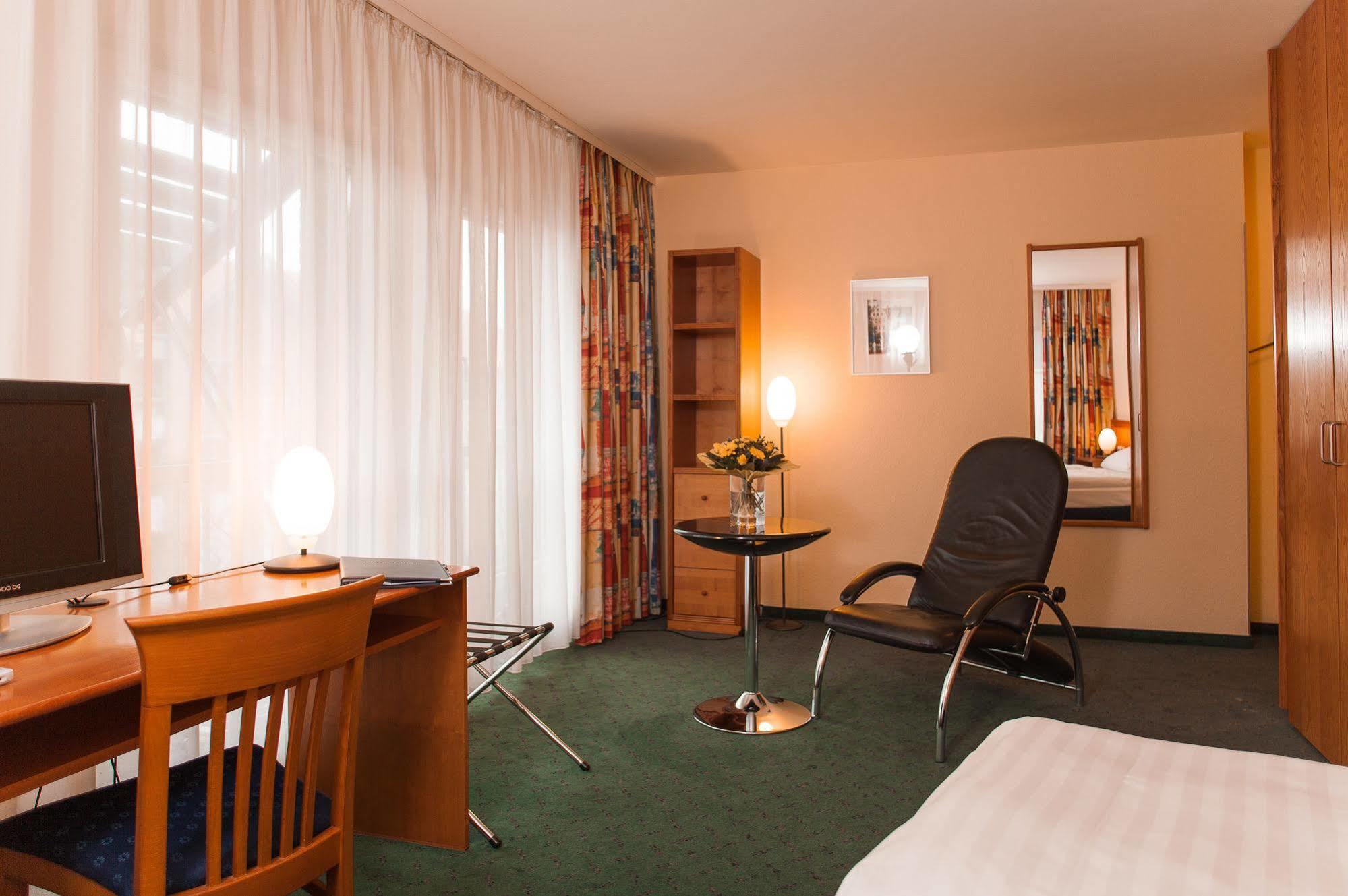 Hotel Zum Deutschen Eck Meerbusch Zewnętrze zdjęcie
